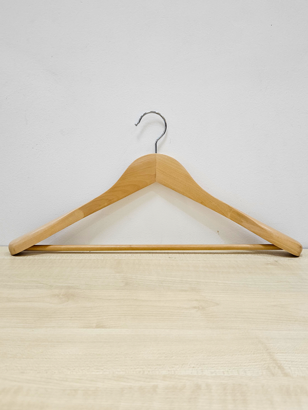 Cabide Madeira c/ombreira 44,5CM - OR59810